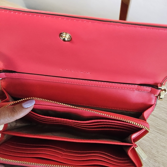 NWOT - MICHEAL KORS Medium Logo Crossbody - Picture 6 of 7